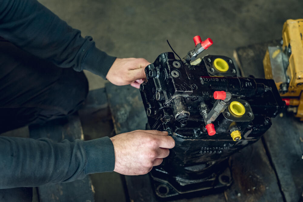 Hydraulic motor, pump and cylinder service